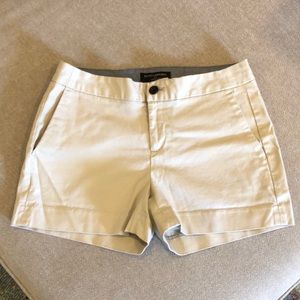 Banana Republic Kahaki Hampton Fit Shorts